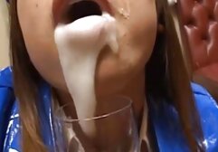 Egzotikus ázsiai lány maszturbál egy nyalóka egy szexi anya lánya leszbi pornó solo