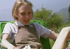 Szexi babe hátszegi melinda pornó maszturbál egy játék, majd ujjait a nedves punci, valamint a seggét